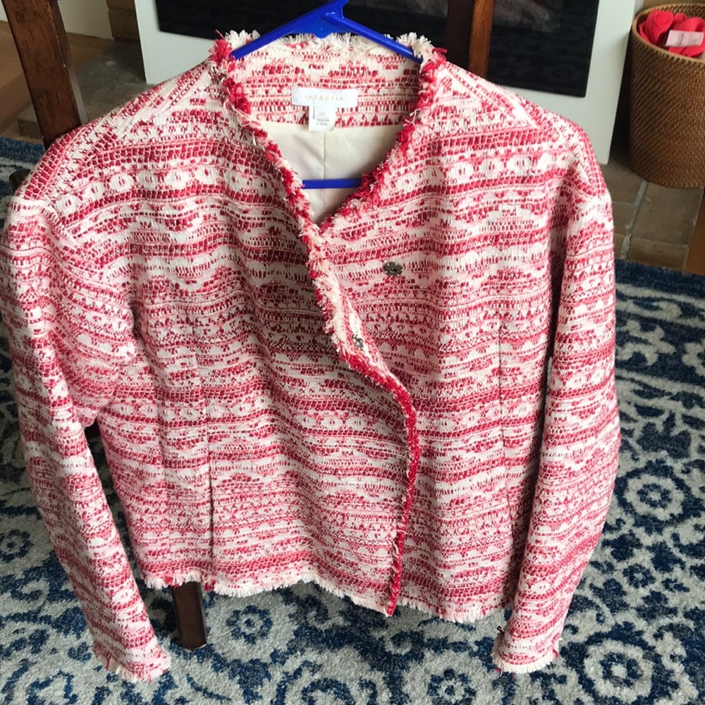 White and red jacket - Intropia